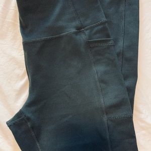 Grey ribbed leggings